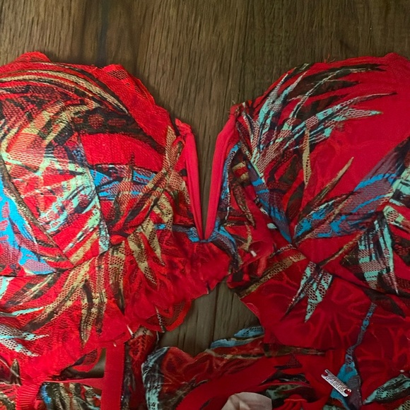 Victoria's Secret Red Tropical Print Bra - Picture 4 of 5